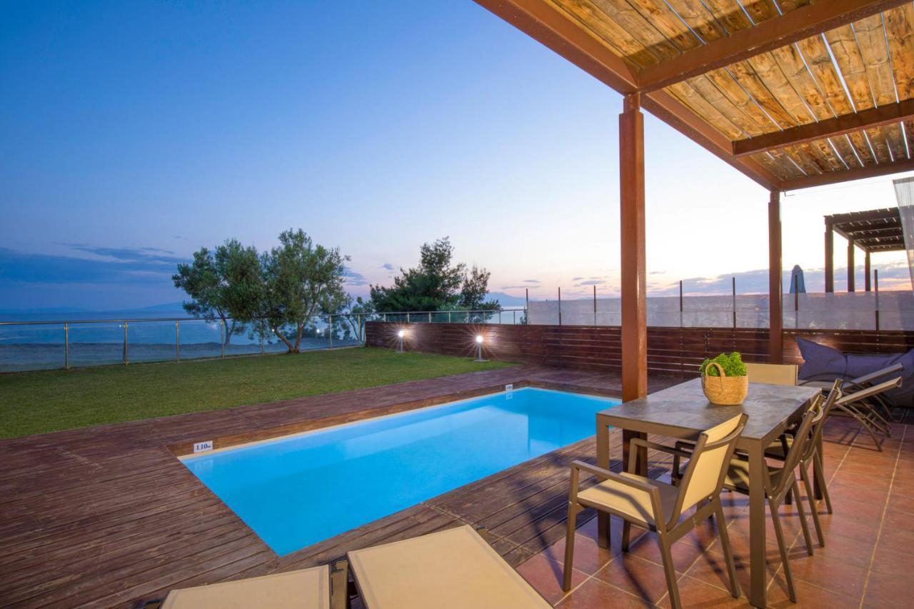 Kalma Villa Ena Nea Moudania Bagian luar foto